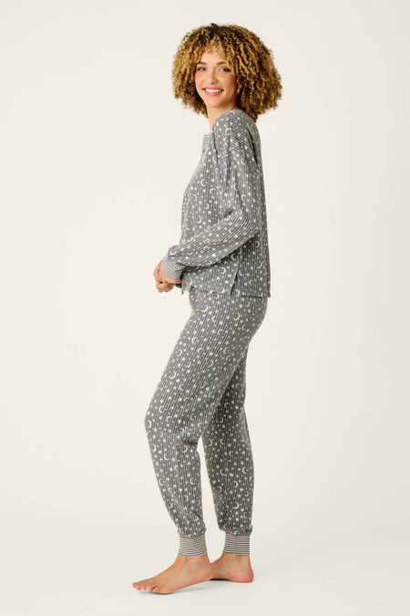 Ski Jammie Classics Celestial Print Long Sleeve Jogger Pajama Set