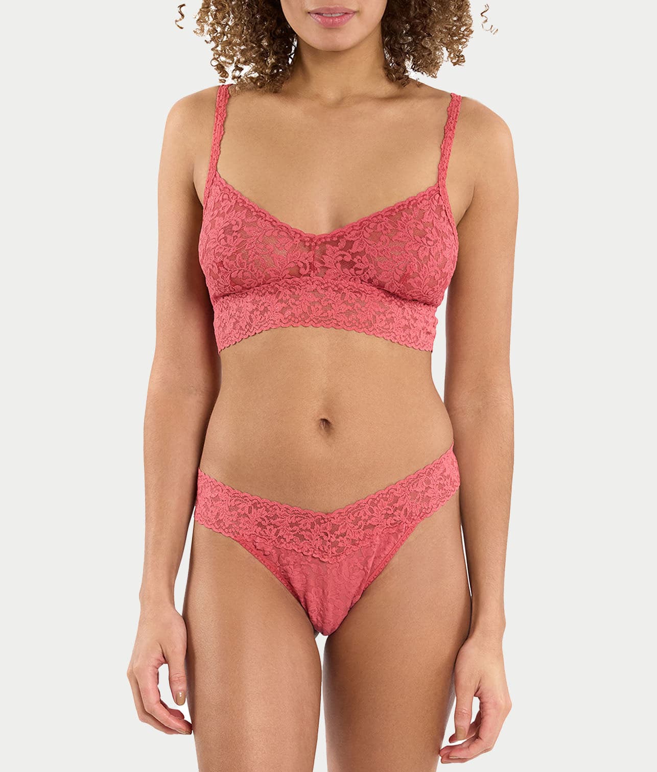 Signature Lace Original Rise Thong Hanky Panky in Marshmallow Signature Lace Original Rise Thong Hanky Panky in Marshmallow