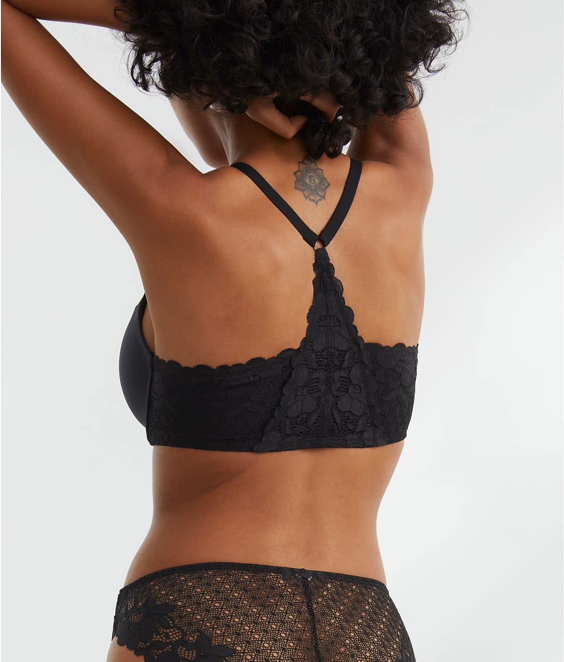 The Effortless Front-Close Lace Bra