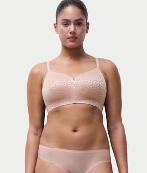 Magique Back-Smoothing Wire-Free Minimizer Bra: undefined
