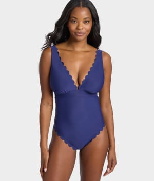 Signature Taylor Wire-Free One-Piece: undefined