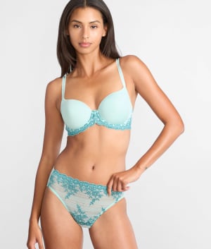 Eggshell Blue/Brittany Blue