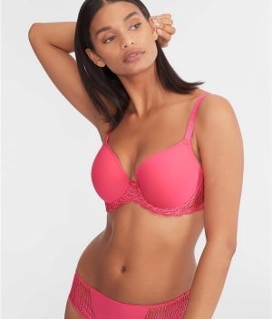 La Femme Plunge T-Shirt Bra: undefined