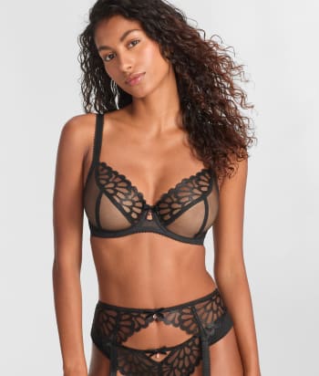 Bombshell Black